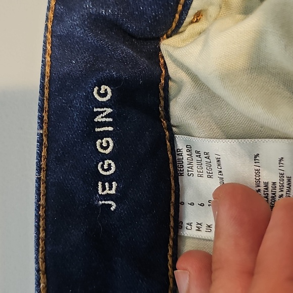 American Eagle Size 6 Super Stretch Distressed Style Jeggings - Picture 7 of 8